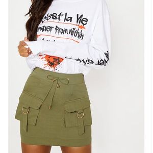 NWOT PrettyLittleThing PLT Khaki / Green Cargo Pocket Detail Mini Skirt 6